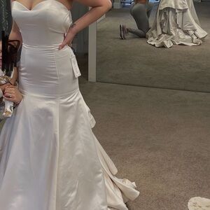 Allure Bridals Elegant Ivory wedding Gown